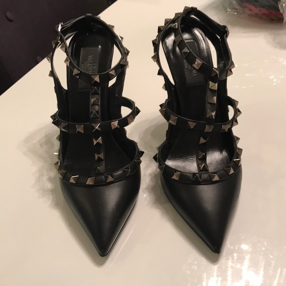 Valentino black rockstud pumps